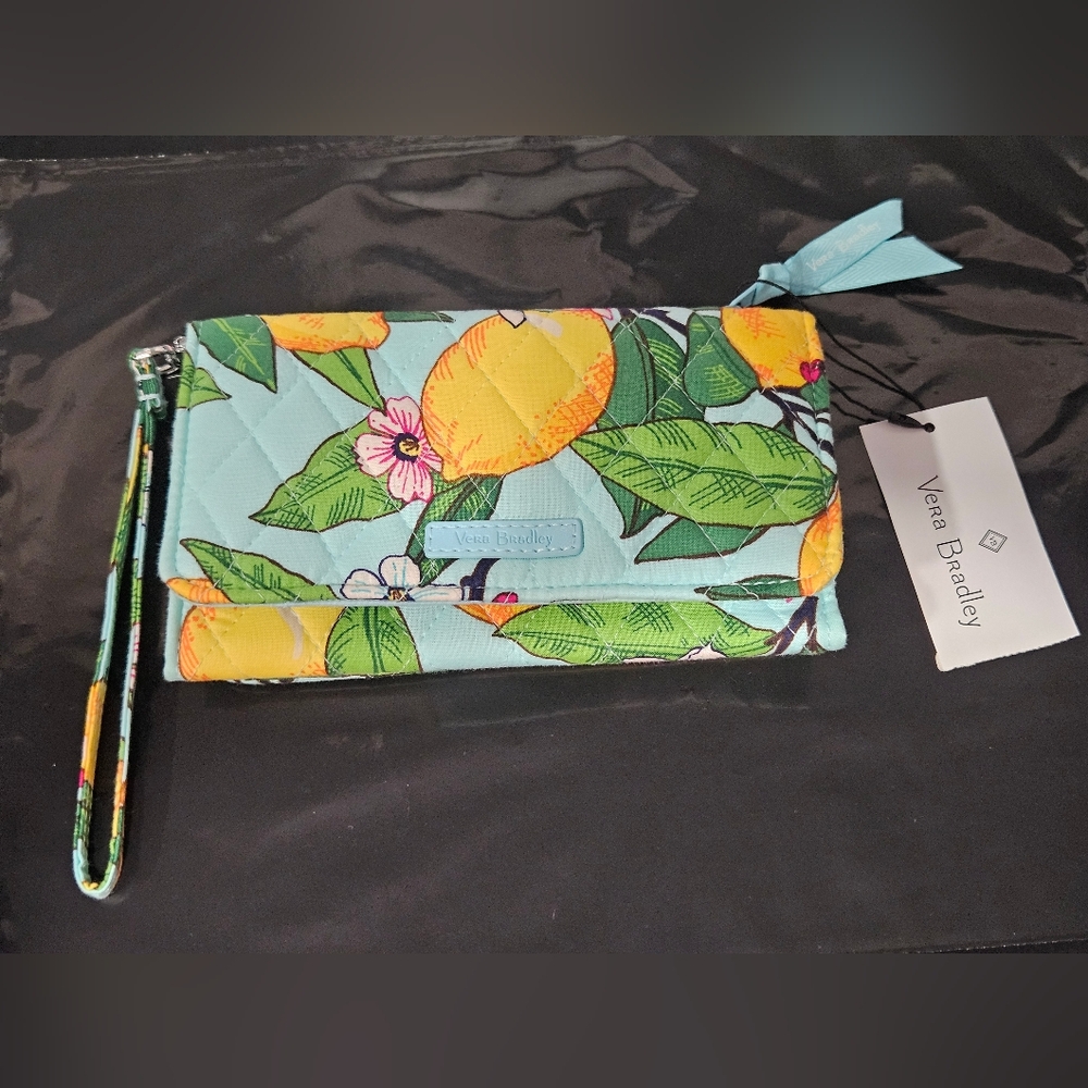 NWT Vera Bradley Summer Lemon Grove RFID Smartphone Quilted Wristlet Wallet